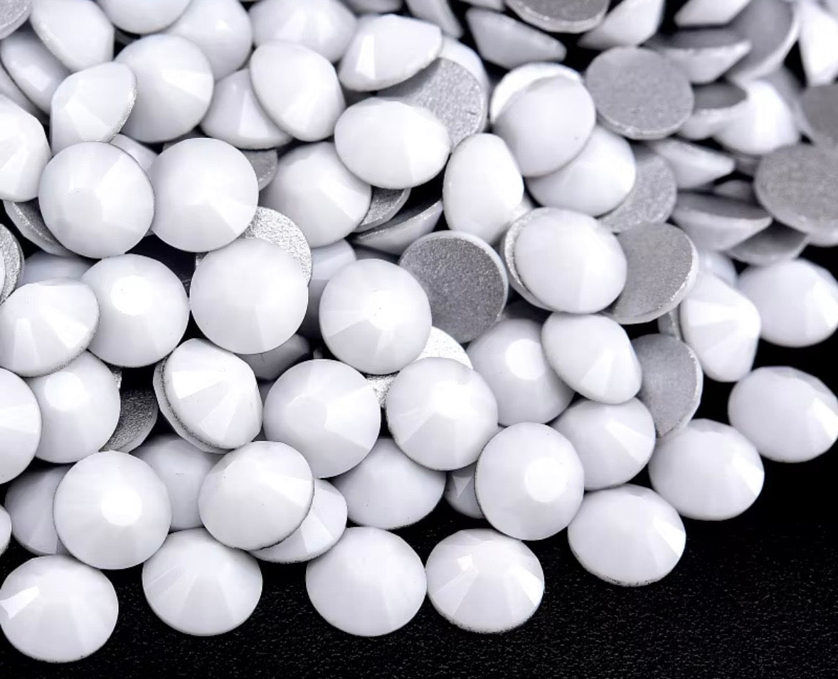 Solid White Glass Flatback Round Rhinestone 12 Cut Facet
