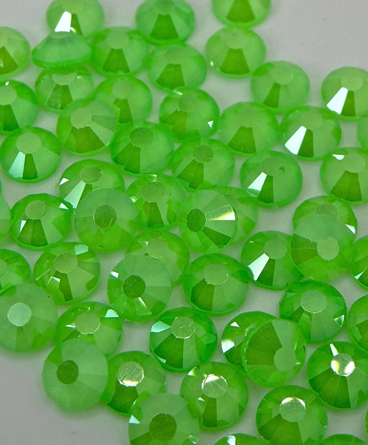 SS20 Neon Green 12 Cut Flatback Rhinestone - Rhythm and Rhinestones