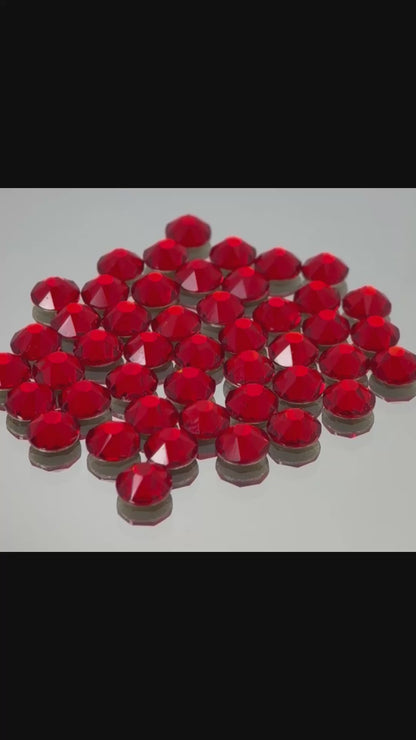 Light Siam Glass Round Flatback Rhinestone 16 Cut Facet